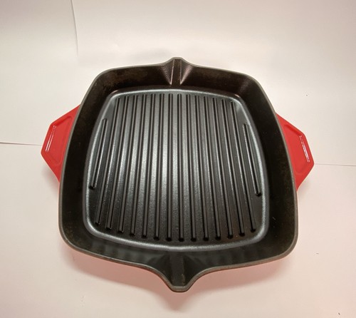 Vtg creuset red enameled - le,