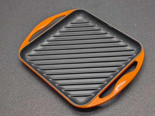 Creuset enameled cast - enameled, iron
