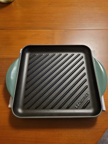 Creuset signature cast iron - creuset,