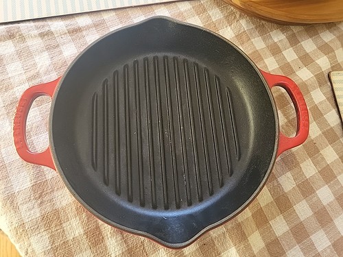 New creuset signature - le,