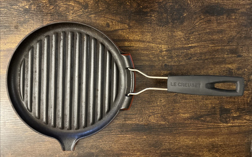 Creuset red cast iron - le,